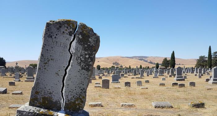 Professional headstone cleaning service in California cemetery