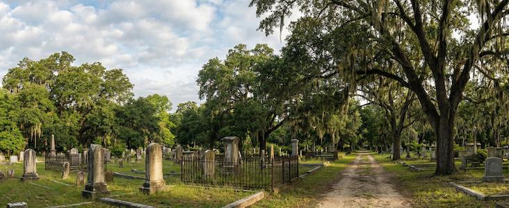 Professional headstone cleaning service in Georgia cemetery