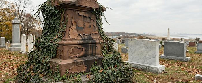 Professional headstone cleaning service in New Jersey cemetery