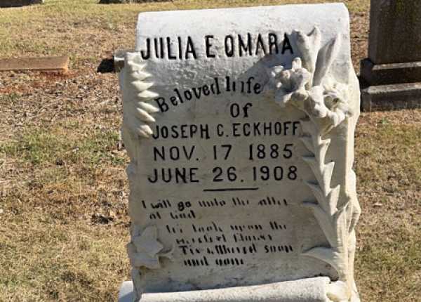 Wet cleaning, deep cleaning, limescale removal, hand painting, and landscape design for a granite upright monument in Alabama | After