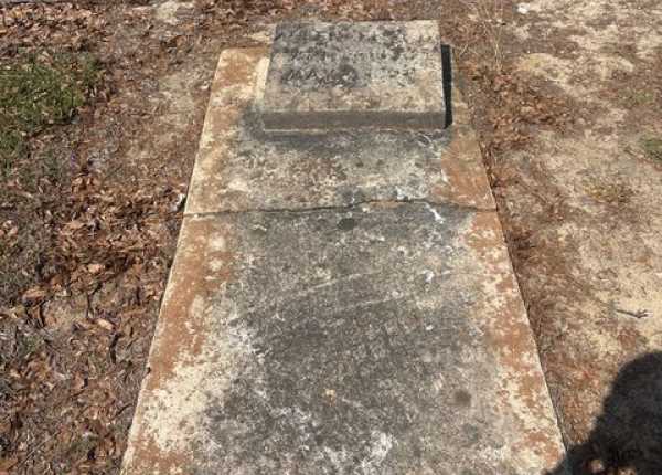 Deep cleaning, polishing, painting, and crack repair for granite bevel and concrete ledger markers in Georgia | Before