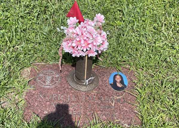 Full headstone renewal for a headstone monument in Florida | Before