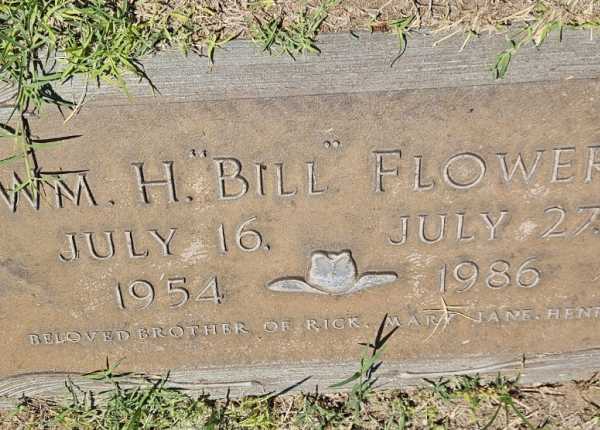 Restored granite flash marker in Texas | Before